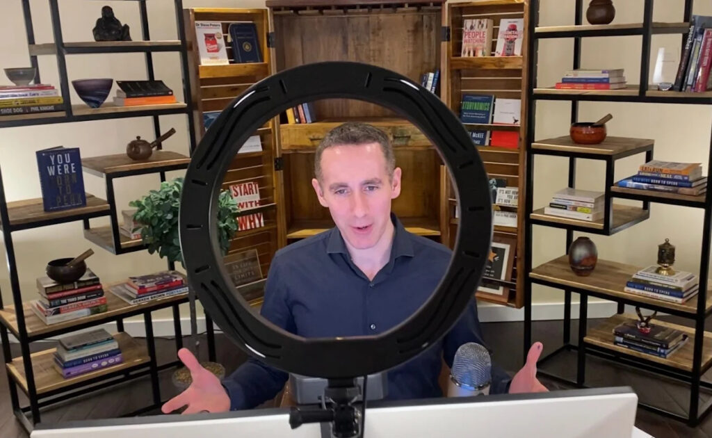 Use of body language in a virtual presentation
