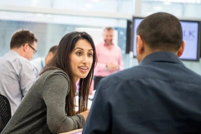 How to Start Conversations at Networking Events - Tips & Tricks